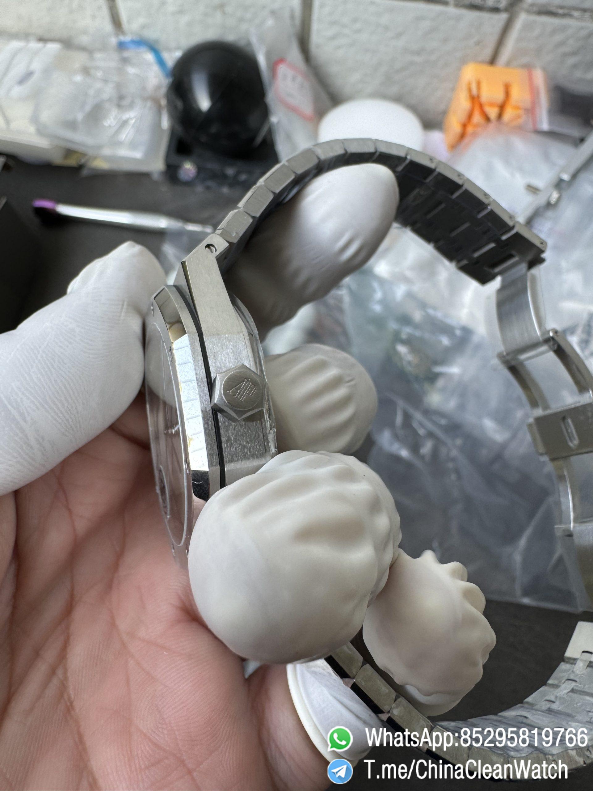 APS Factory Royal Oak KAWS 15500 XX Dial Stainless Steel Case Bracelet SA4302 Super Clone Movement 16 APS Factory Royal Oak KAWS 15500 XX Dial Stainless Steel Case Bracelet SA4302 Super Clone Movement 16